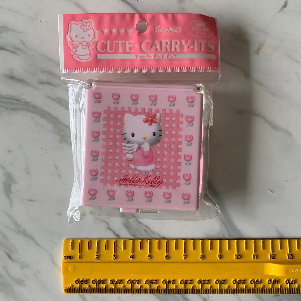 VINTAGE 1997 HELLO KITTY MIRROR ORGANIZER COMPACT CARRY